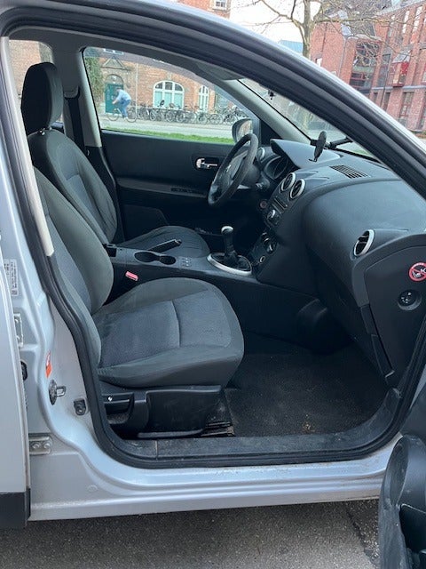 Nissan Qashqai 1,6 Acenta 5d