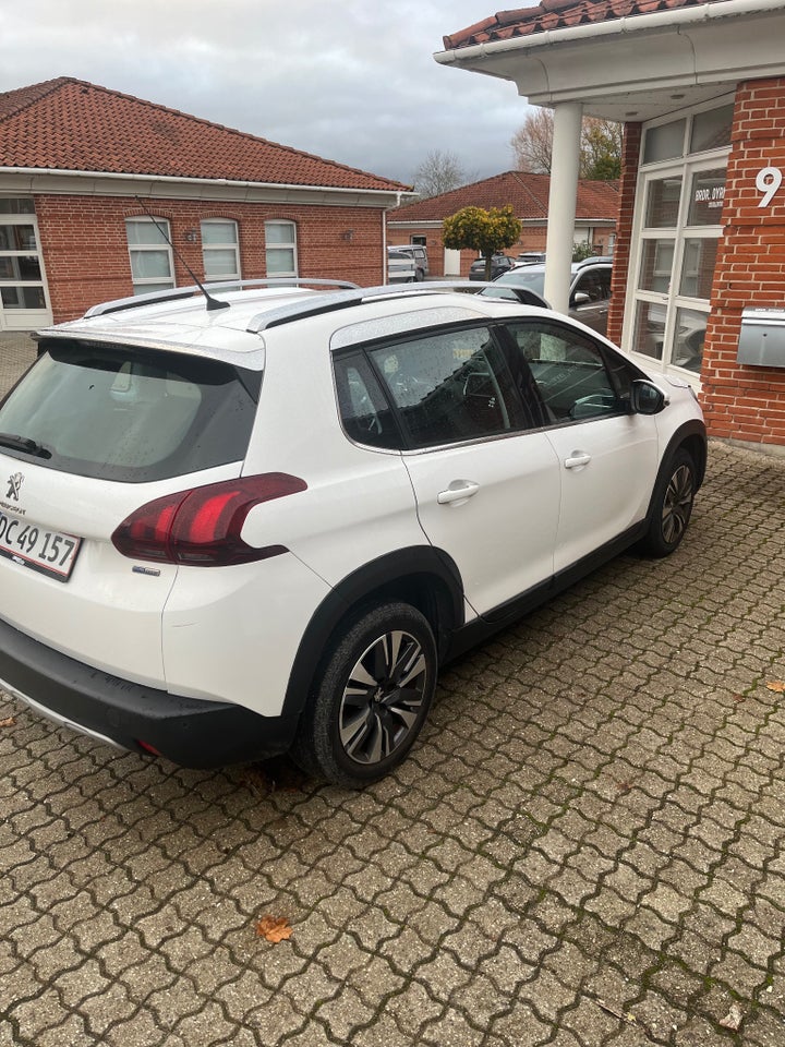 Peugeot 2008 1,2 VTi 82 Allure 5d