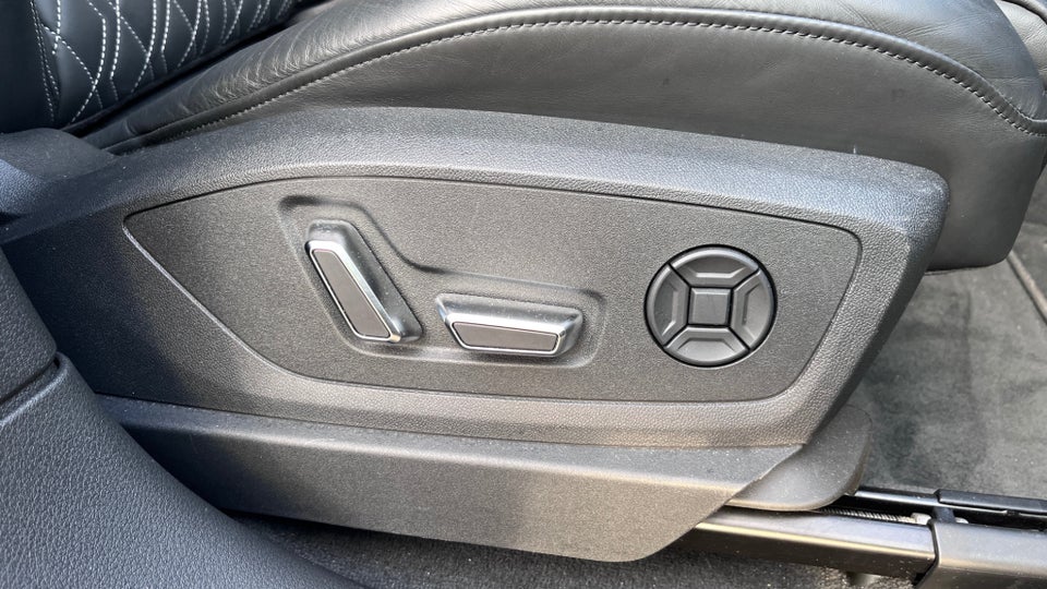 Audi e-tron 55 S-line Prestige quattro 5d