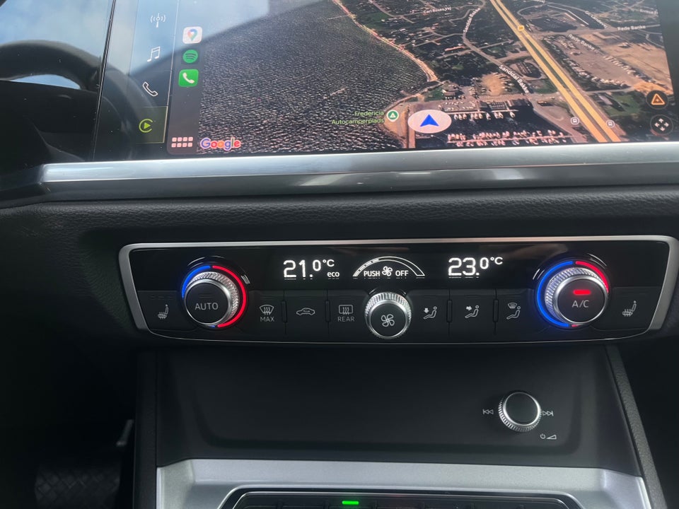 Audi Q3 45 TFSi e Attitude plus S-tr. 5d