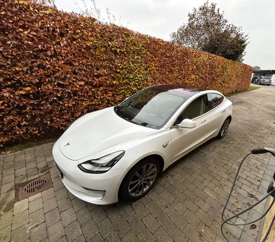 Tesla Model 3 Long Range AWD 4d