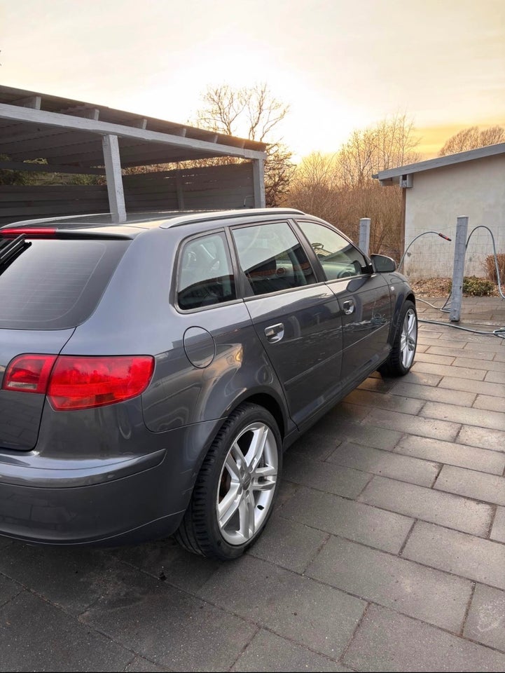 Audi A3 2,0 FSi Attraction Sportback 5d
