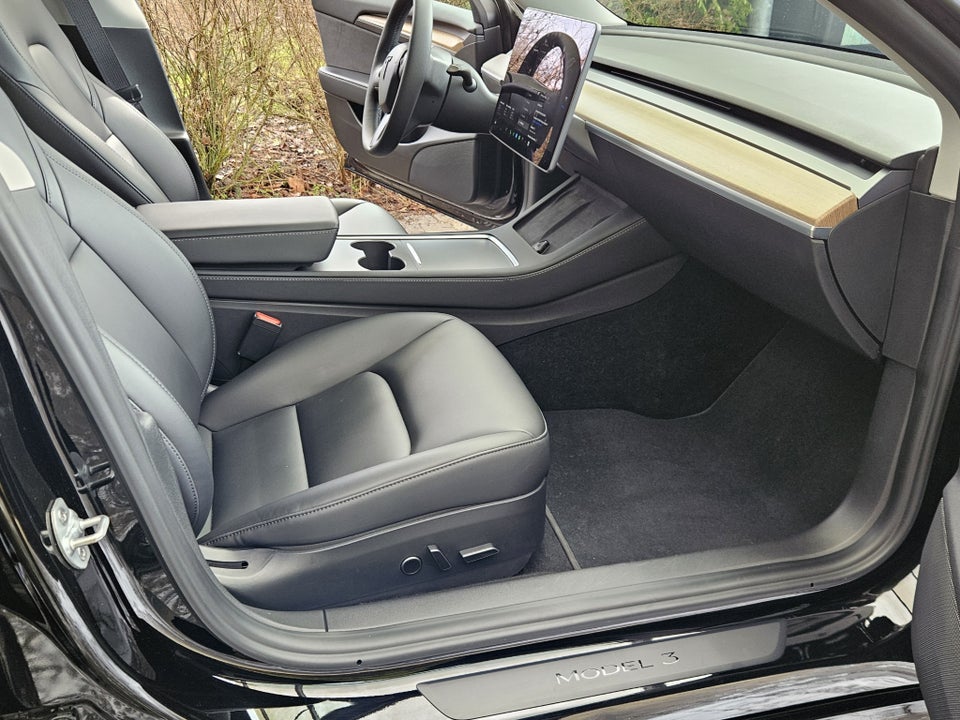 Tesla Model 3 Standard Range+ RWD 4d