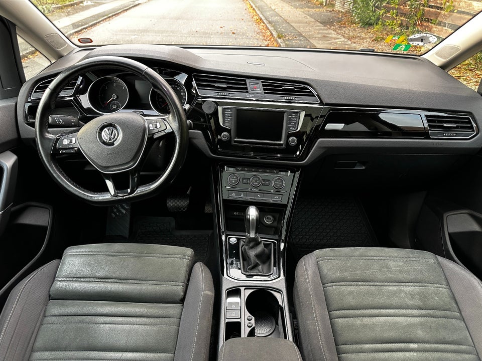 VW Touran 2,0 TDi 190 Highline DSG 7prs 5d