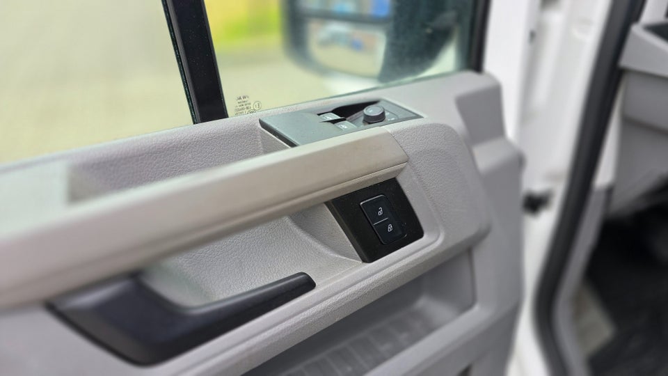 VW Crafter 35 2,0 TDi 177 Kassevogn L3H3 aut.