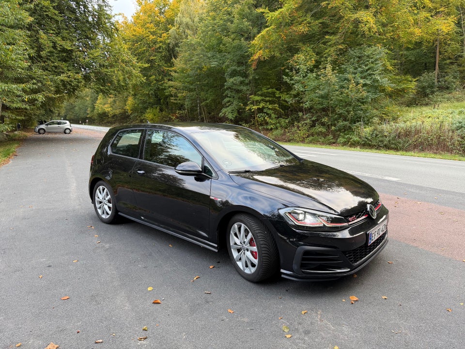 VW Golf VII 2,0 GTi Performance DSG 5d