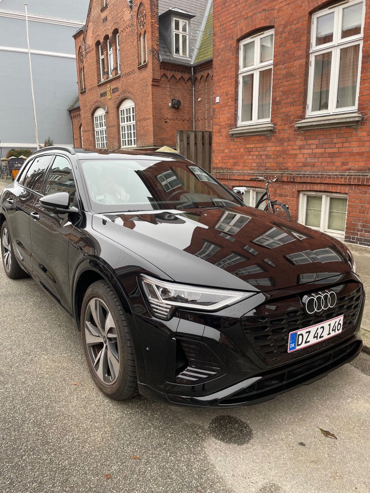 Audi Q8 e-tron 50 S-line quattro 5d