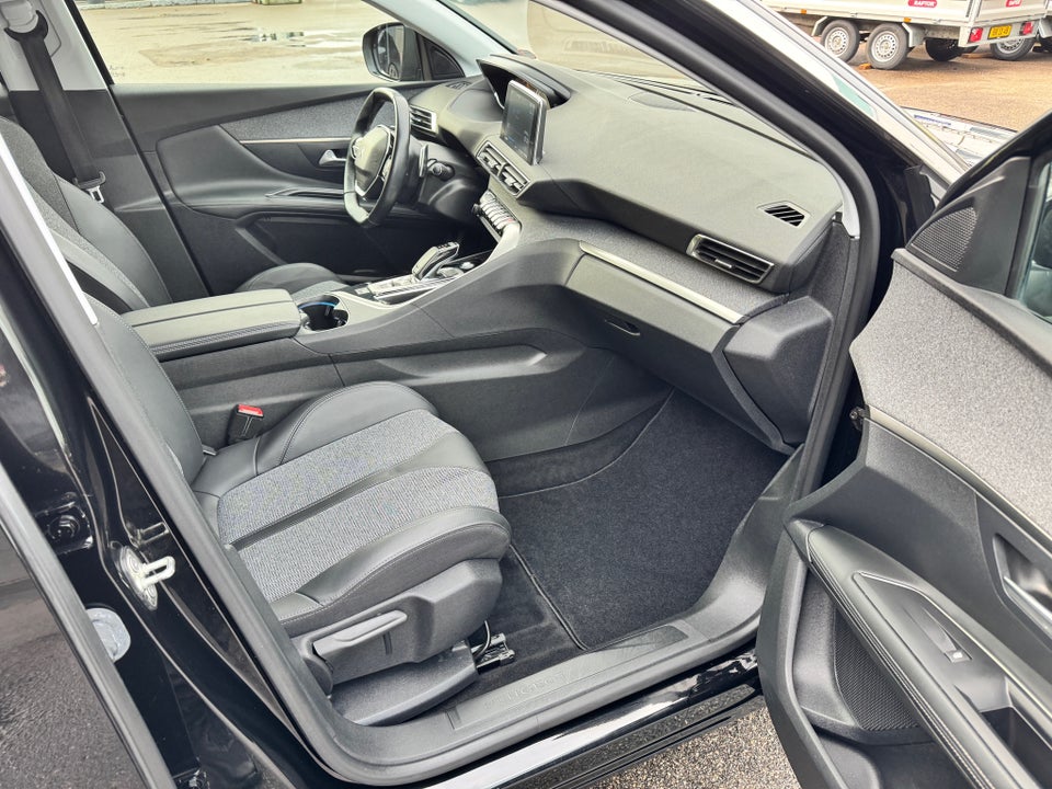 Peugeot 3008 1,5 BlueHDi 130 Allure EAT8 5d