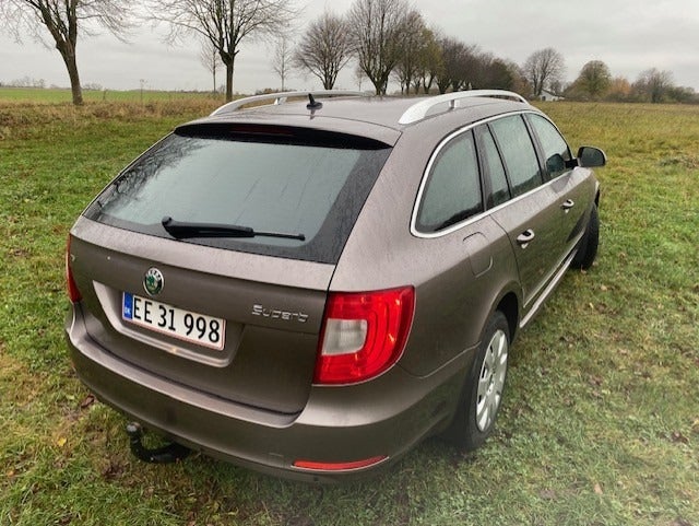 Skoda Superb 1,4 TSi 125 Elegance Combi 5d