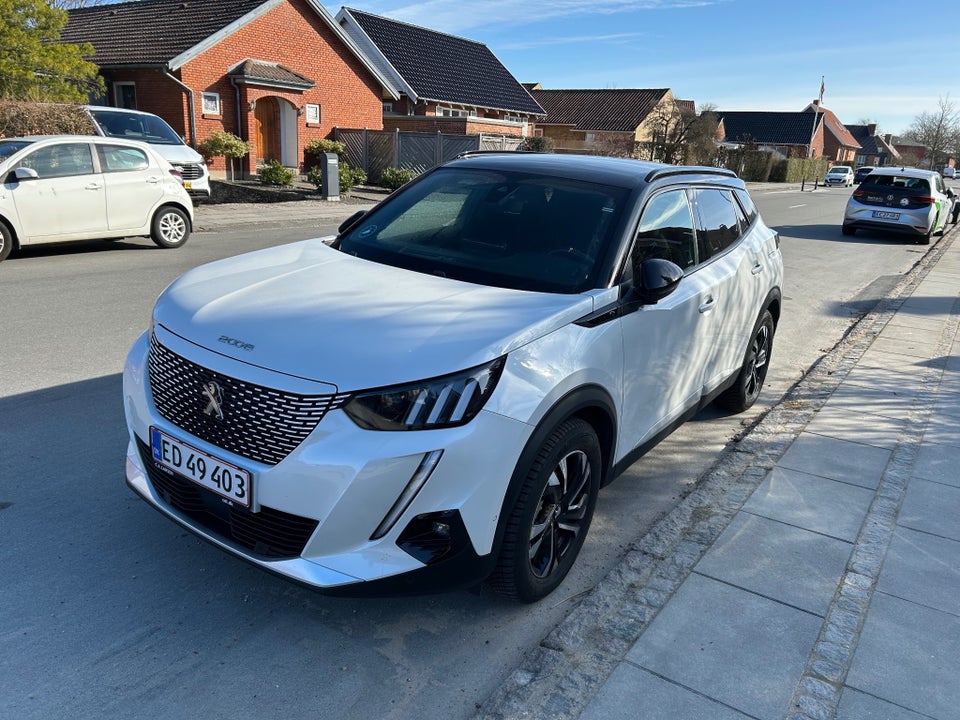 Peugeot e-2008 50 GT 5d