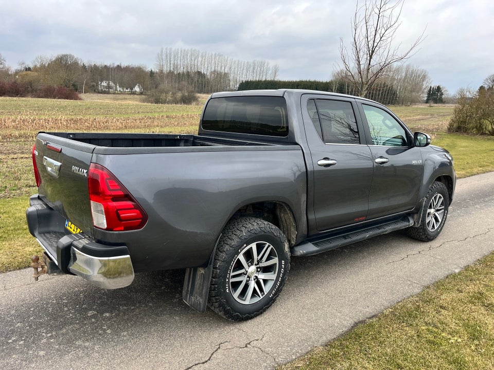 Toyota HiLux 2,4 D-4D 150 T4 Db.Kab aut. 4x4 4d