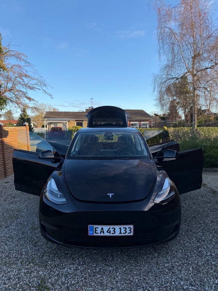 Tesla Model Y Long Range AWD 5d