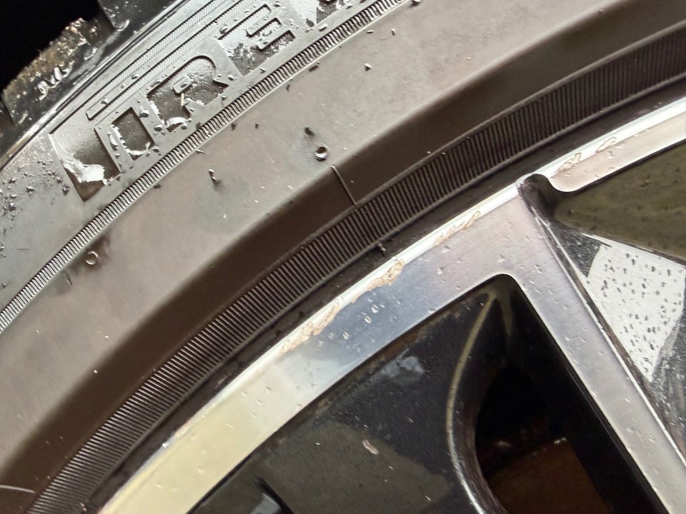 Skoda Enyaq 80x iV Founders Edition 5d