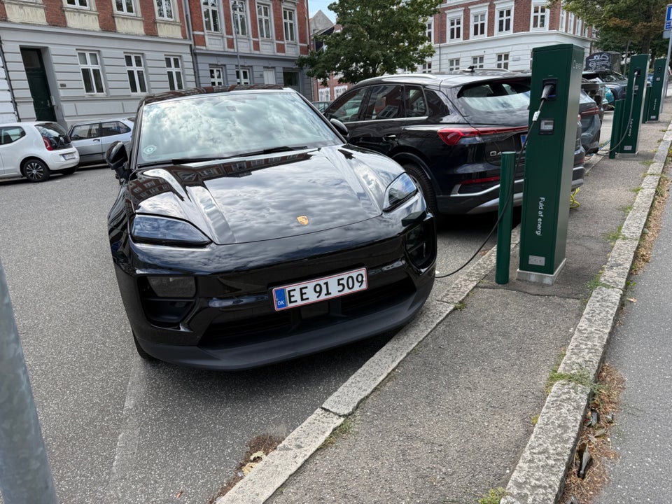 Porsche Macan 4 5d