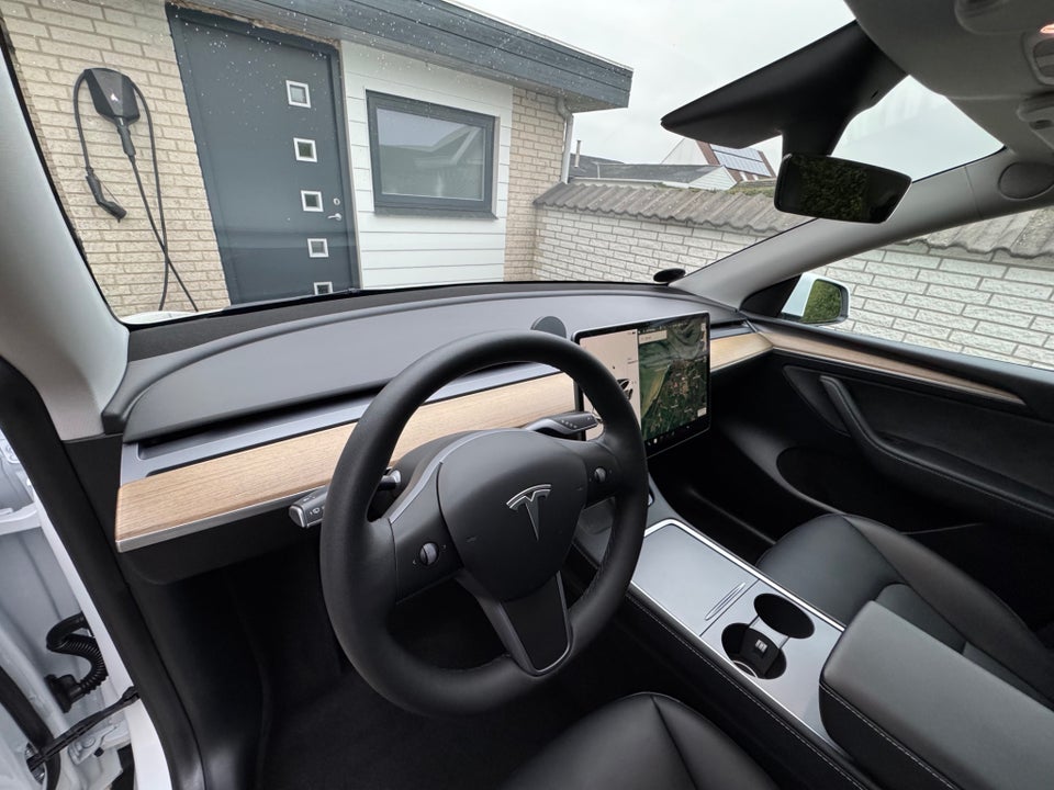 Tesla Model Y Long Range AWD 5d