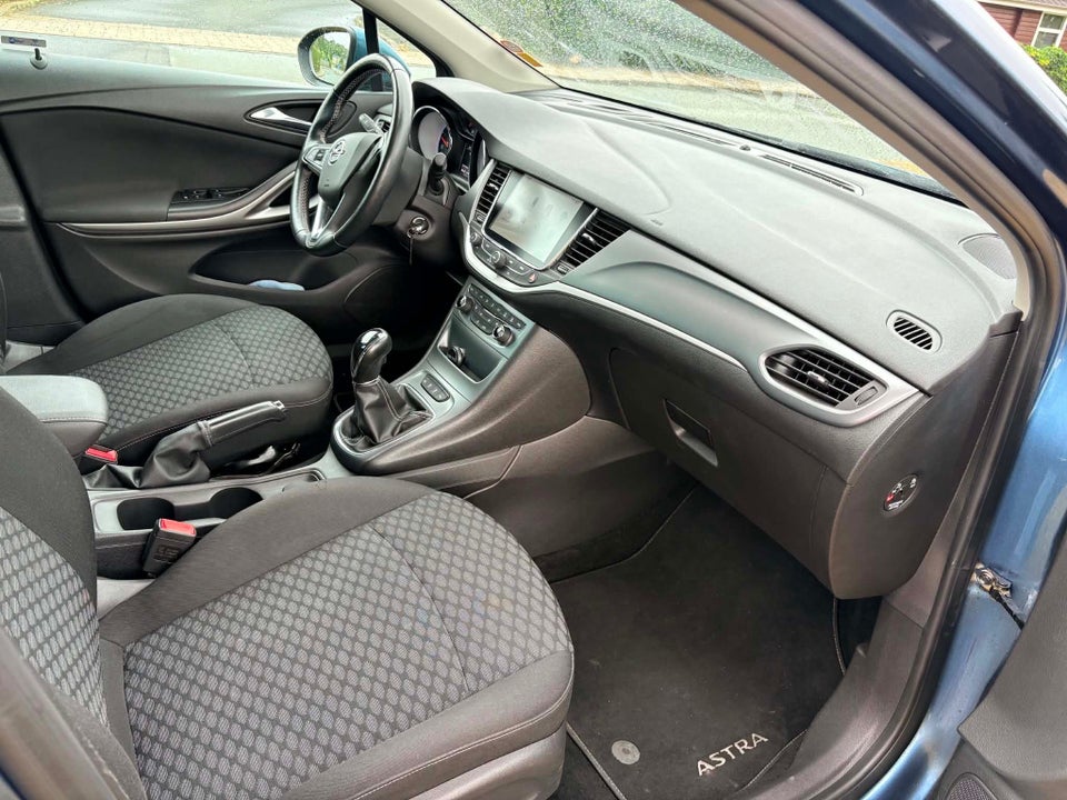 Opel Astra 1,6 CDTi 110 Edition 5d