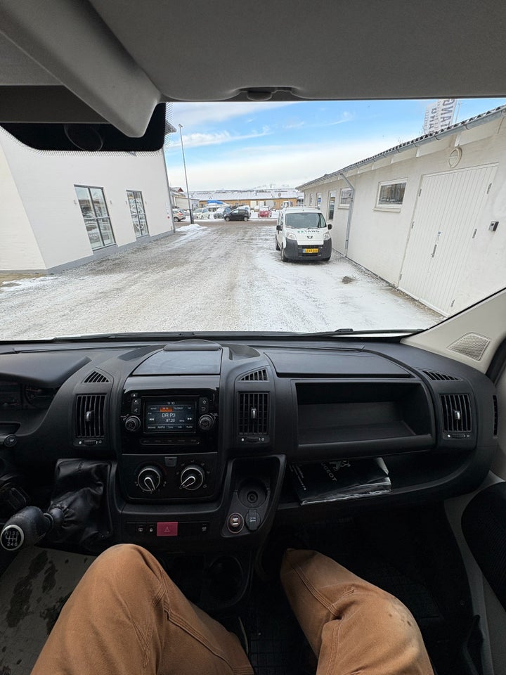 Peugeot Boxer 330 2,0 BlueHDi 130 L2H2 Premium