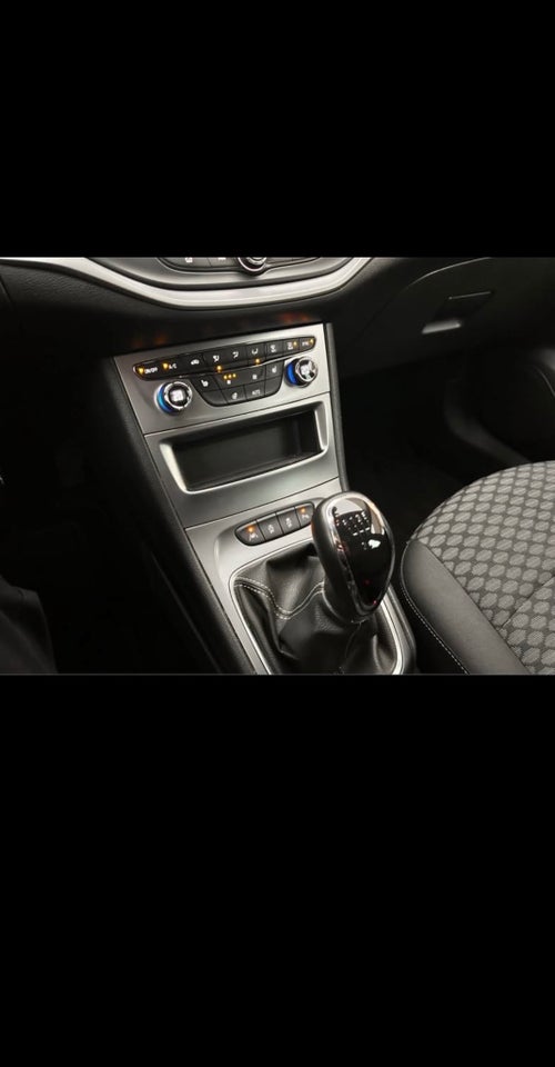 Opel Astra 1,0 T 105 Excite 5d