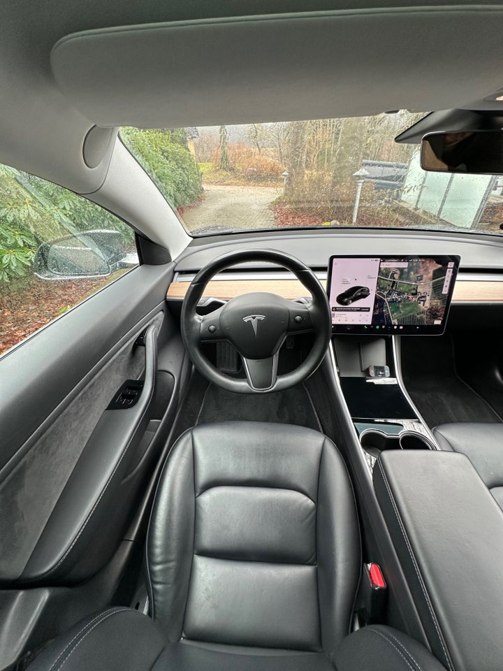 Tesla Model 3 Long Range AWD 4d