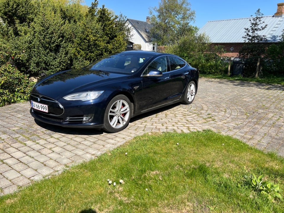 Tesla Model S P85D 5d