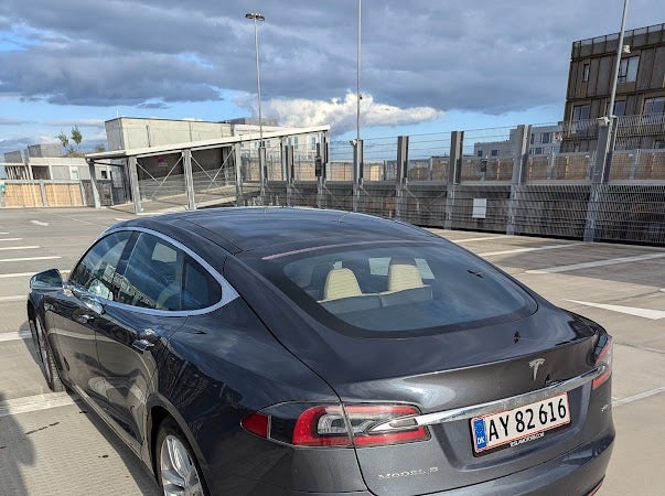 Tesla Model S 70D 5d