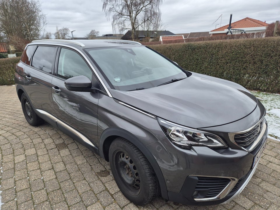 Peugeot 5008 1,2 e-THP 130 Allure 7prs 5d