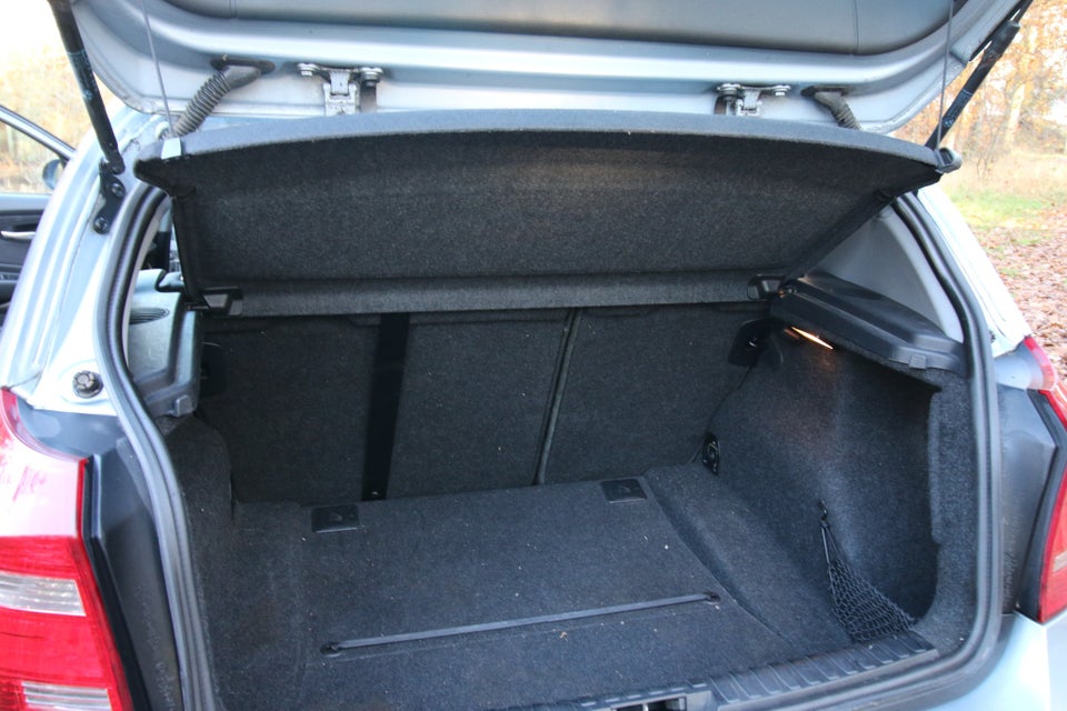 BMW 118i 2,0 Advantage 5d