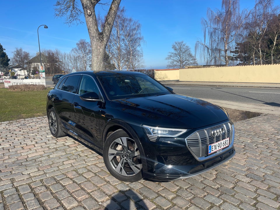 Audi e-tron 55 quattro 5d