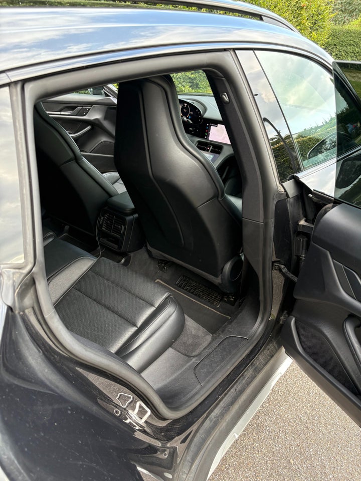 Porsche Taycan 4 Performance+ Cross Turismo 5d