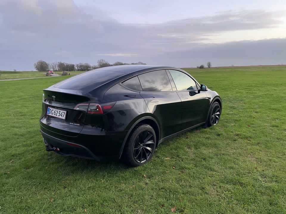 Tesla Model Y Long Range AWD 5d