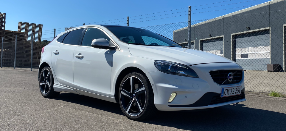 Volvo V40 2,0 D3 150 R-Design 5d