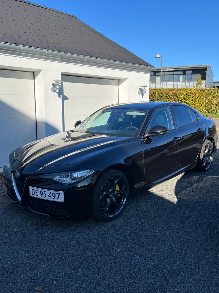 Alfa Romeo Giulia 2,0 T 280 Veloce aut. Q4 4d