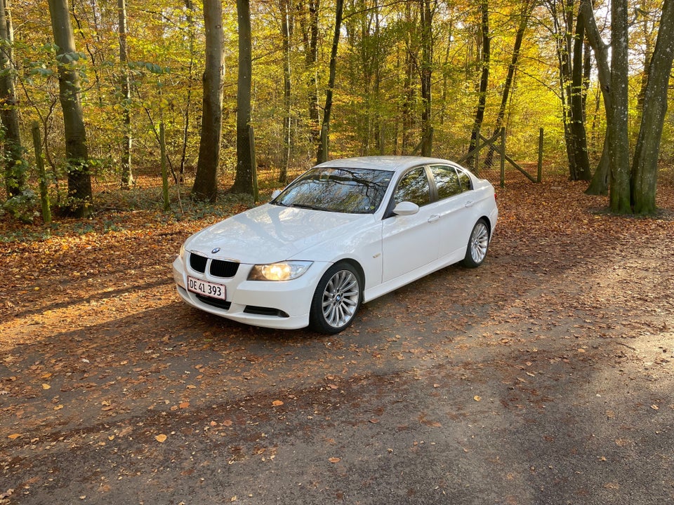 BMW 320i 2,0  4d