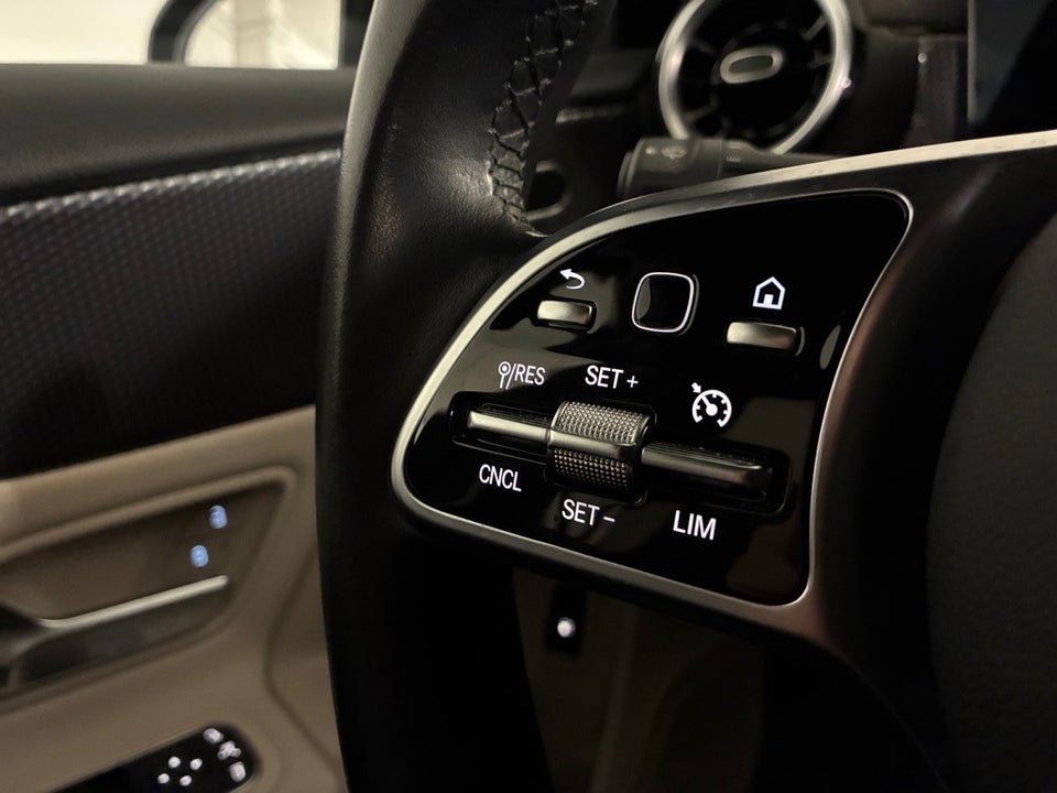 Mercedes A250 e 1,3 Progressive Line aut. 4d