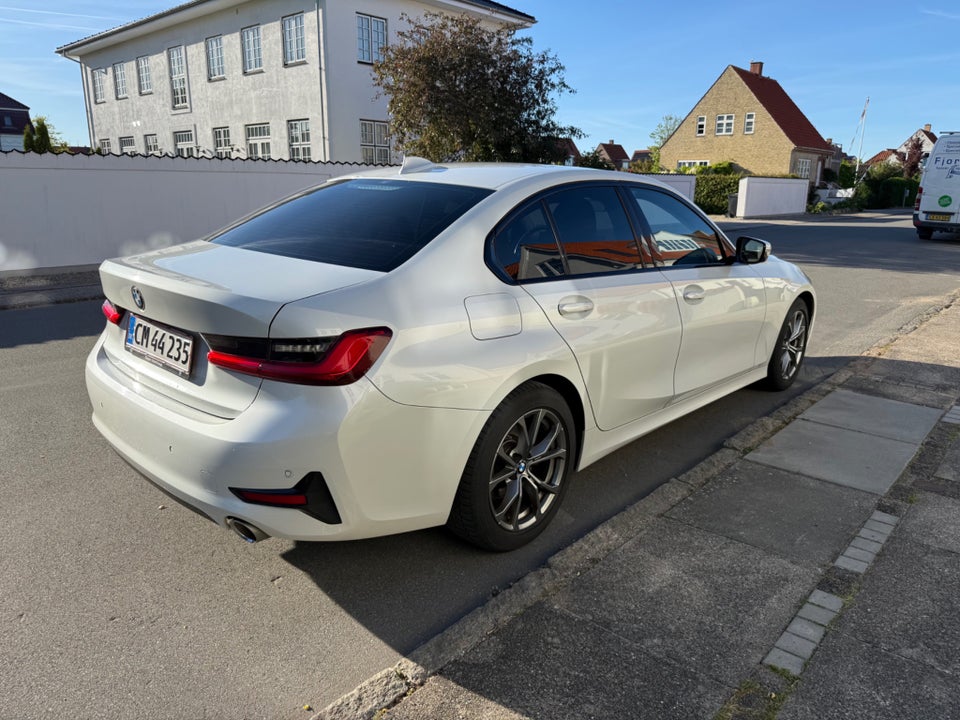 BMW 320d 2,0 Sport Line aut. 4d
