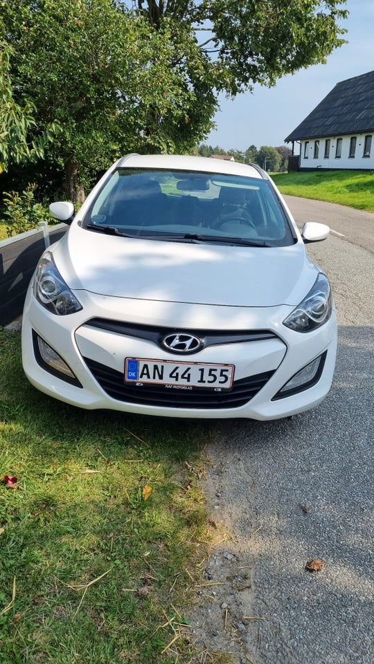 Hyundai i30 1,6 CRDi 110 Comfort Go! CW 5d