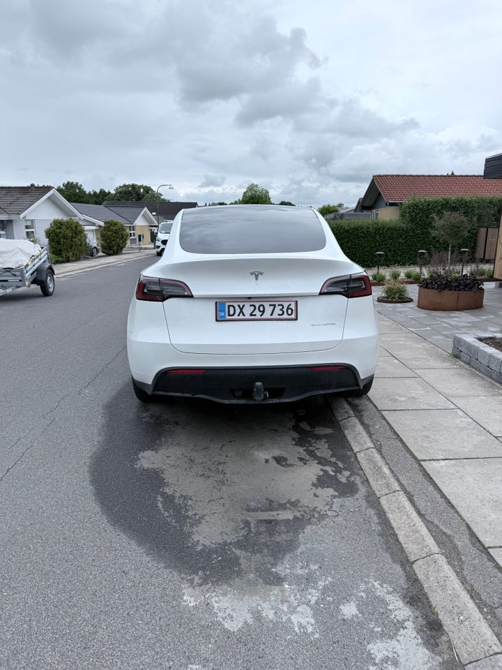 Tesla Model Y Long Range AWD 5d
