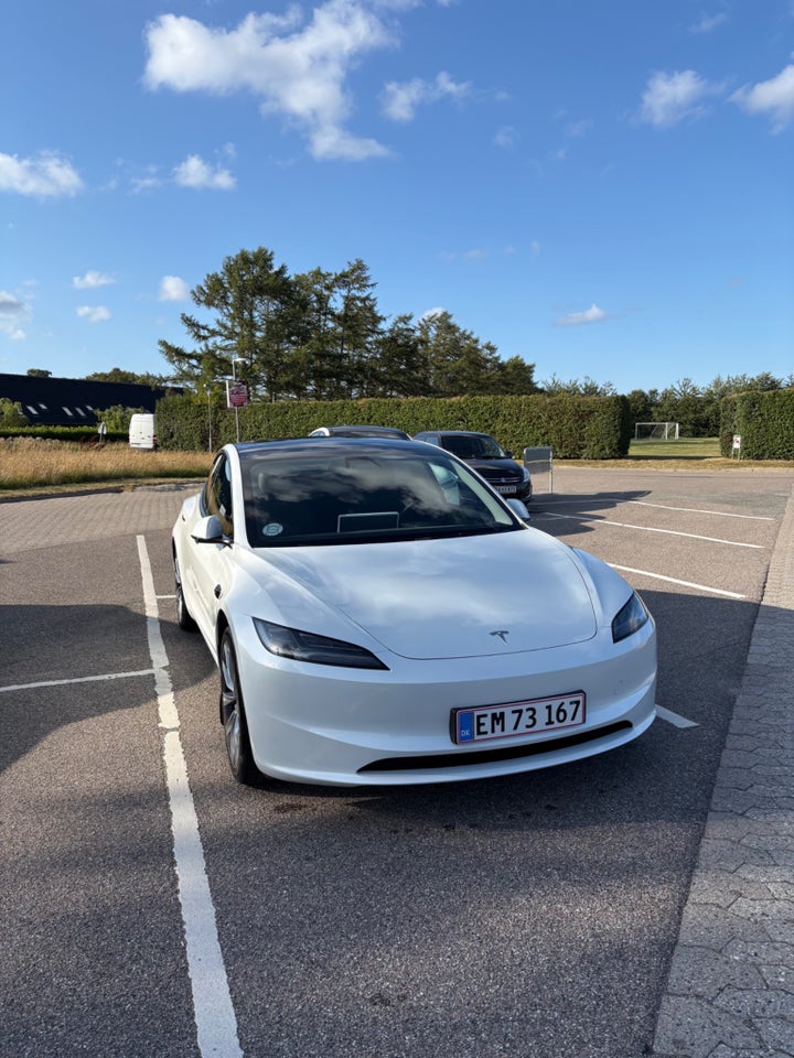 Tesla Model 3 Long Range RWD 4d