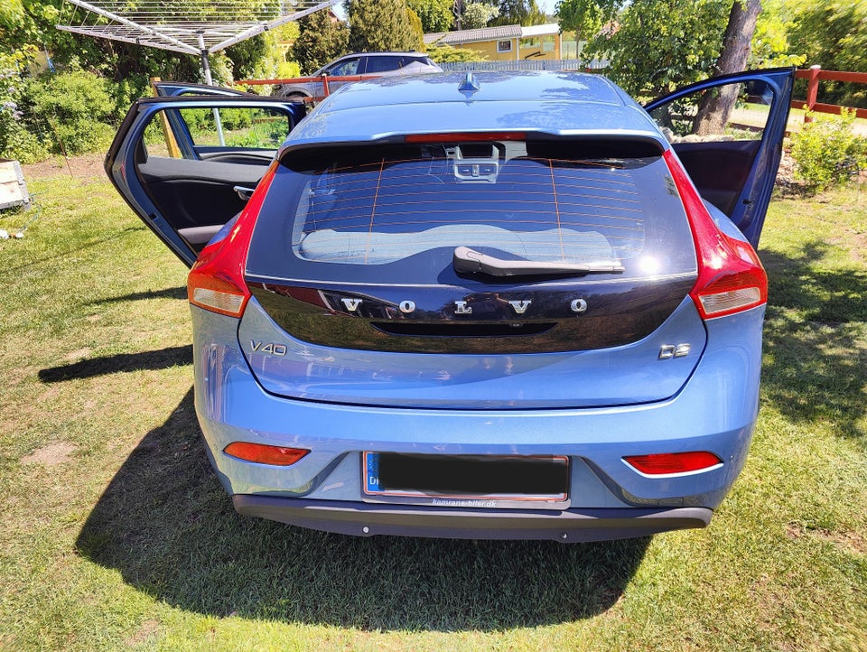 Volvo V40 2,0 D2 120 Momentum Eco 5d