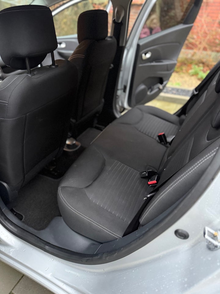 Renault Clio IV 1,5 dCi 90 Limited Sport Tourer 5d