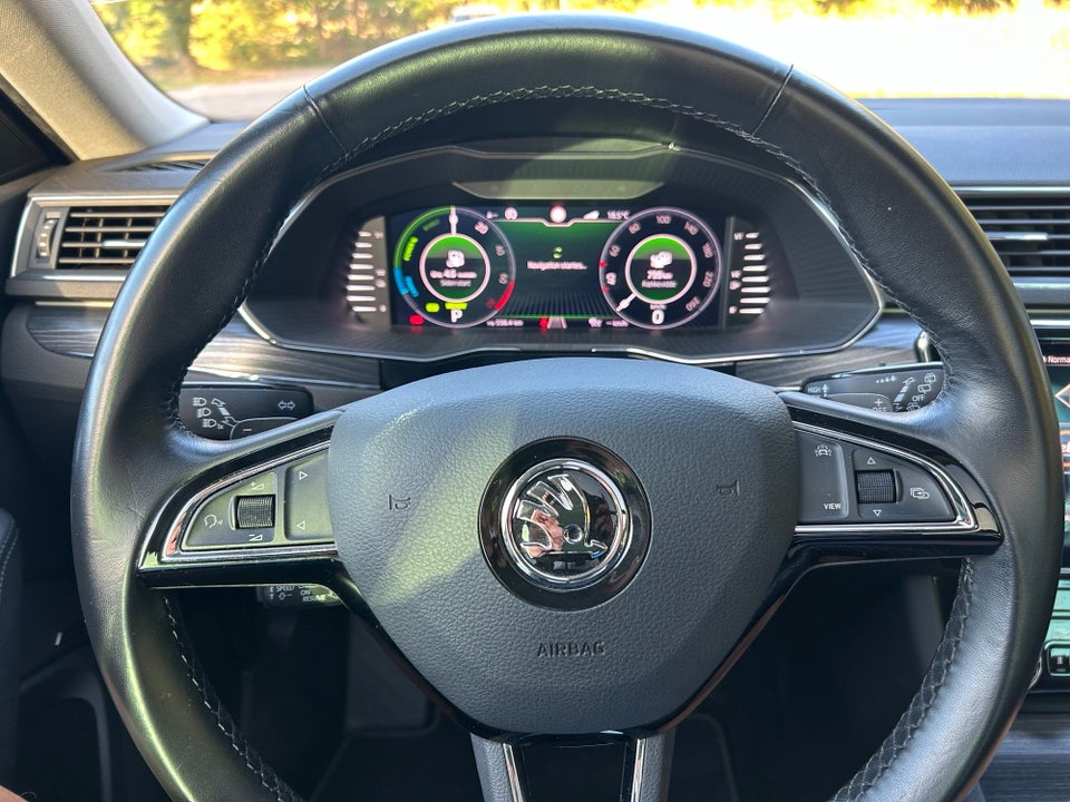 Skoda Superb 1,4 TSi iV Plus Combi DSG 5d
