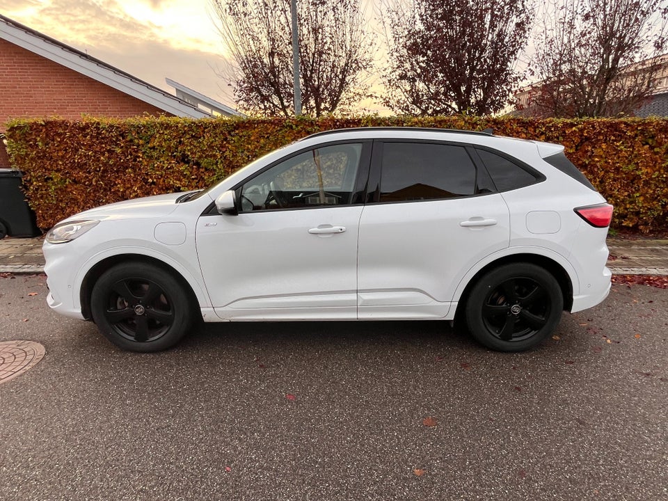 Ford Kuga 2,5 PHEV ST-Line CVT 5d