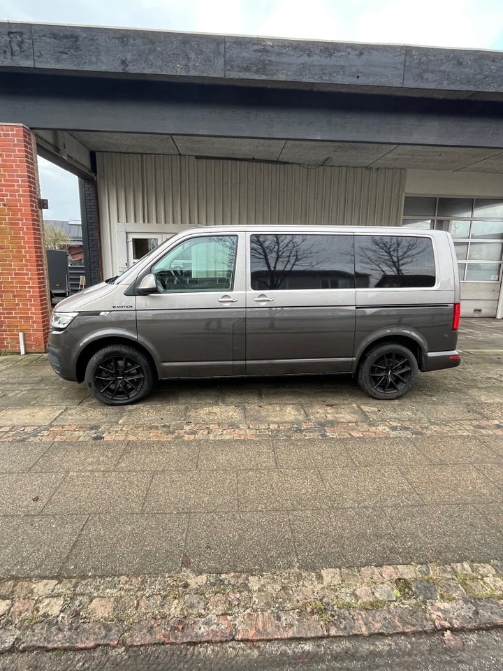 VW Transporter 2,0 TDi 199 Kassevogn DSG 4Motion kort
