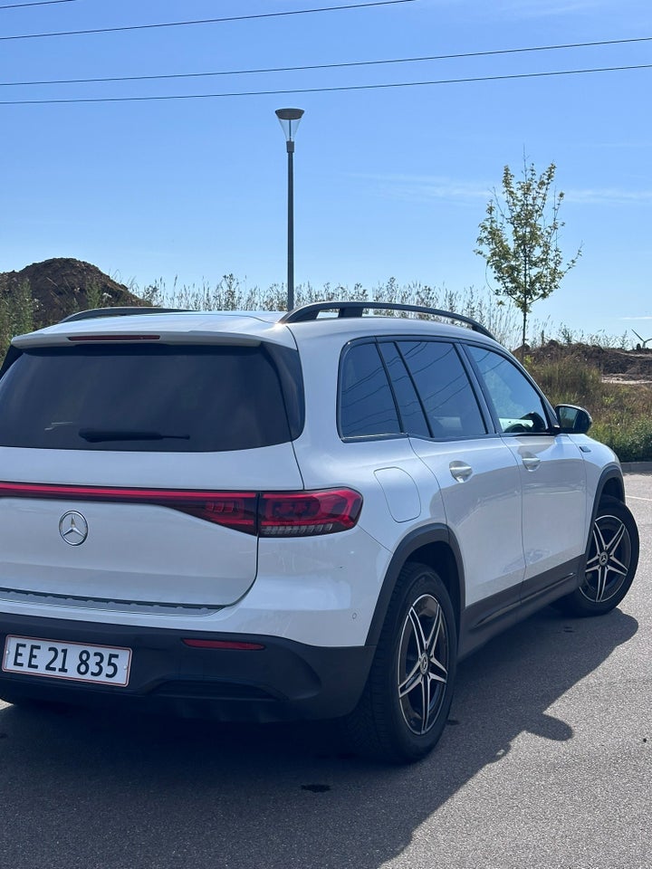 Mercedes EQB250 AMG Line 5d