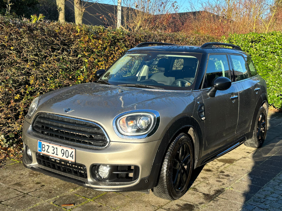 MINI Countryman Cooper 1,5 Essential Connected aut. 5d