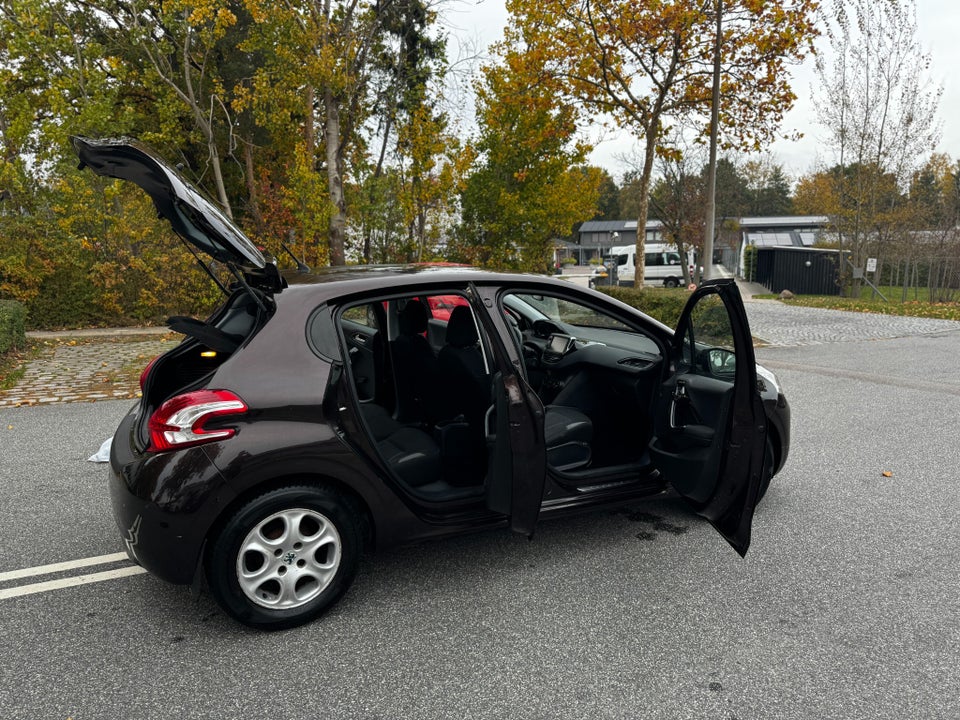 Peugeot 208 1,2 VTi Access 5d