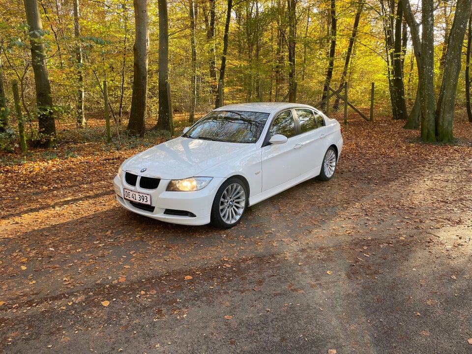 BMW 320i 2,0  4d