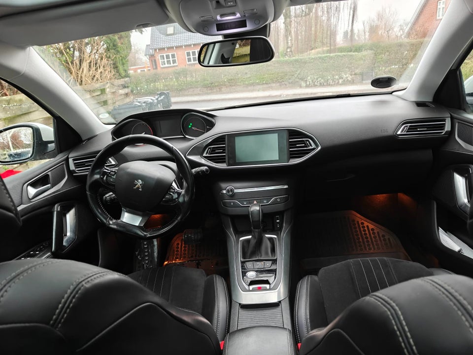 Peugeot 308 1,6 BlueHDi 120 Allure Sky SW EAT6 5d