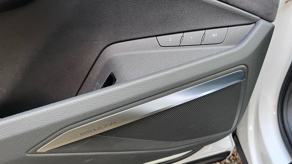 Audi e-tron 55 S-line Prestige quattro 5d