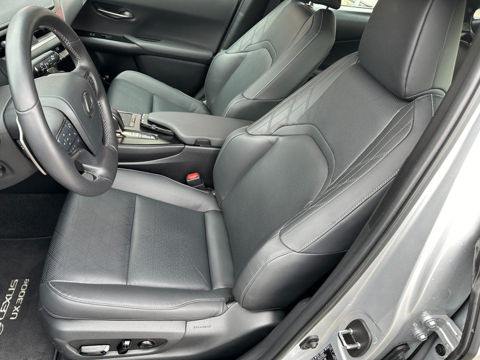 Lexus UX300e Premium 5d